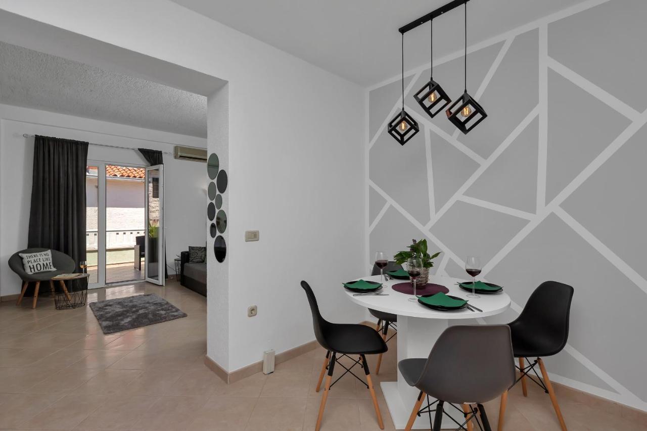 Apartmani Luna Baska Voda Ngoại thất bức ảnh