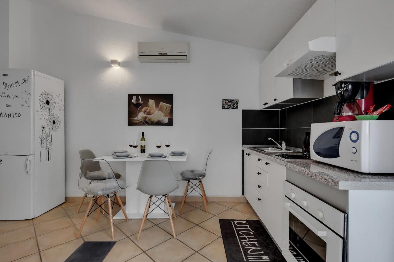 Apartmani Luna Baska Voda Ngoại thất bức ảnh