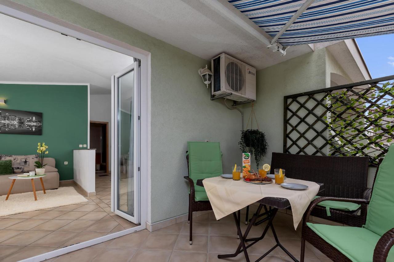 Apartmani Luna Baska Voda Ngoại thất bức ảnh